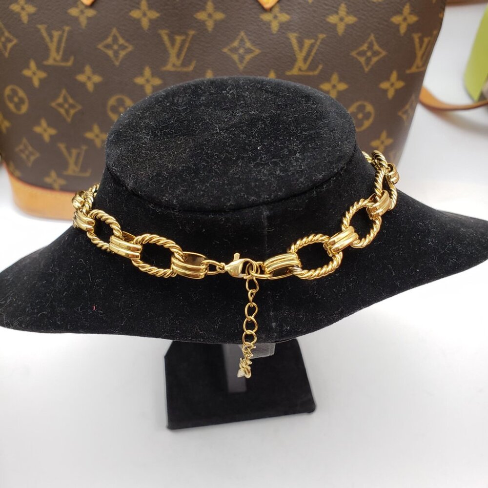 Authentic Louis Vuitton Lock & Key w/ Unbranded Gold Plated Gold Chain Necklace - Picture 2 of 12